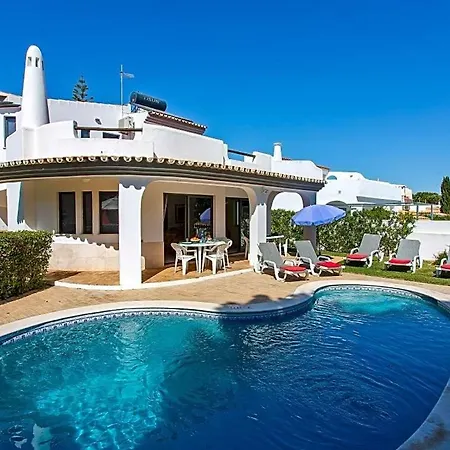 Villa Sleeps 8 With Pool Air Con And Wifi Vilamoura