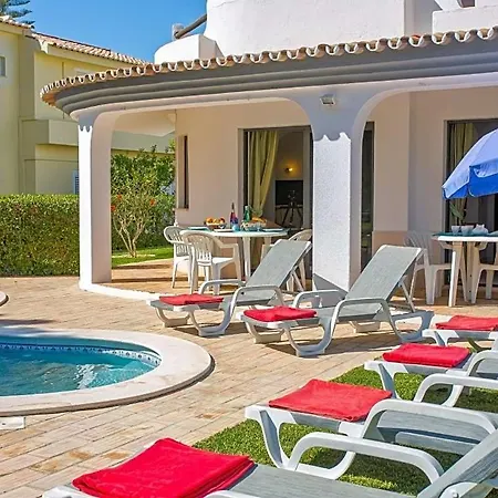 Sleeps 8 With Pool Air Con And Wifi