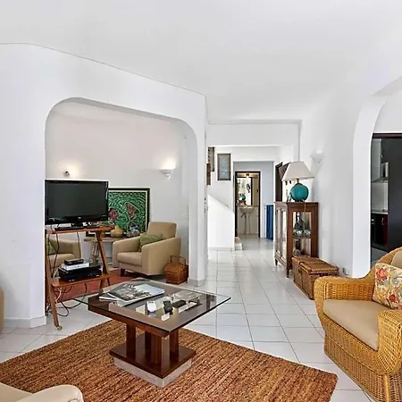 וילה Sleeps 8 With Pool Air Con And Wifi וילהמורה